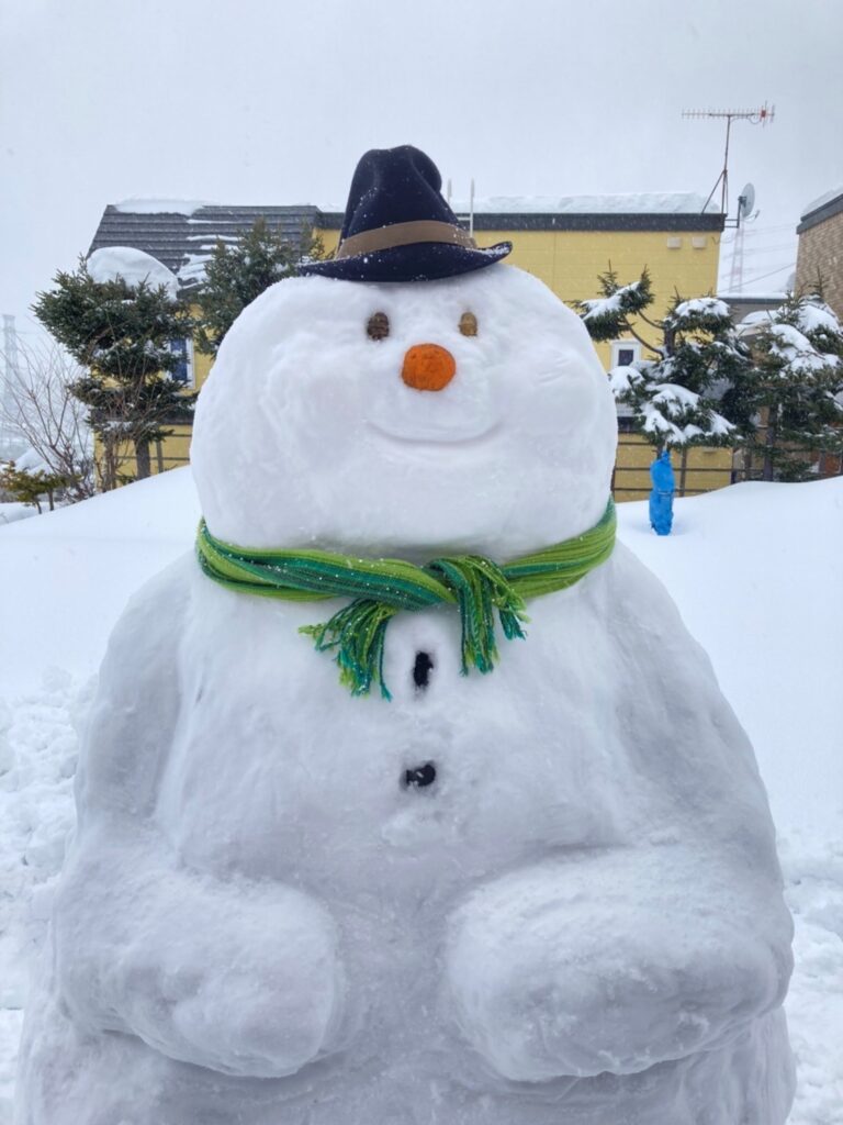 雪だるま変身 | 葉っぱのうらのブログ
